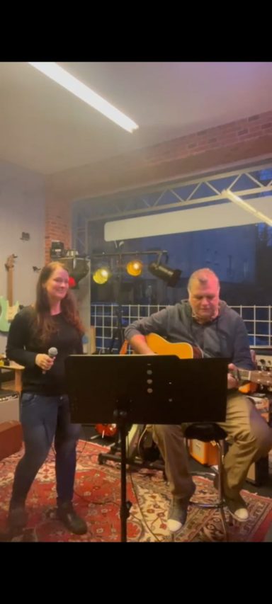Sylvia-dellwig-witten-sängerin-hochzeitssängeri- vokalistin-jazz-verjazzt-jazzpana-trauersängerin-jazzduo-livemusik