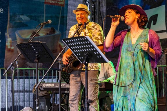 Sylvia-dellwig-witten-sängerin-hochzeitssängeri- vokalistin-jazz-verjazzt-jazzpana-trauersängerin-jazzduo-livemusik